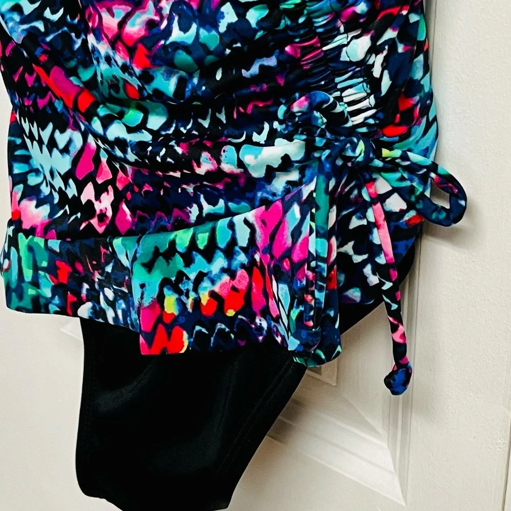 St John’s Bay  Multi-Color Pattern One-Piece Swimsuit size 8